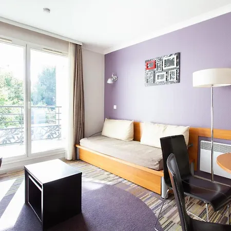 Bright Apt With Balcony At Buttes Chaumont