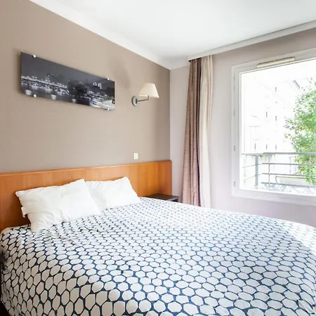 Appartamento Bright Apt With Balcony At Buttes Chaumont Parigi