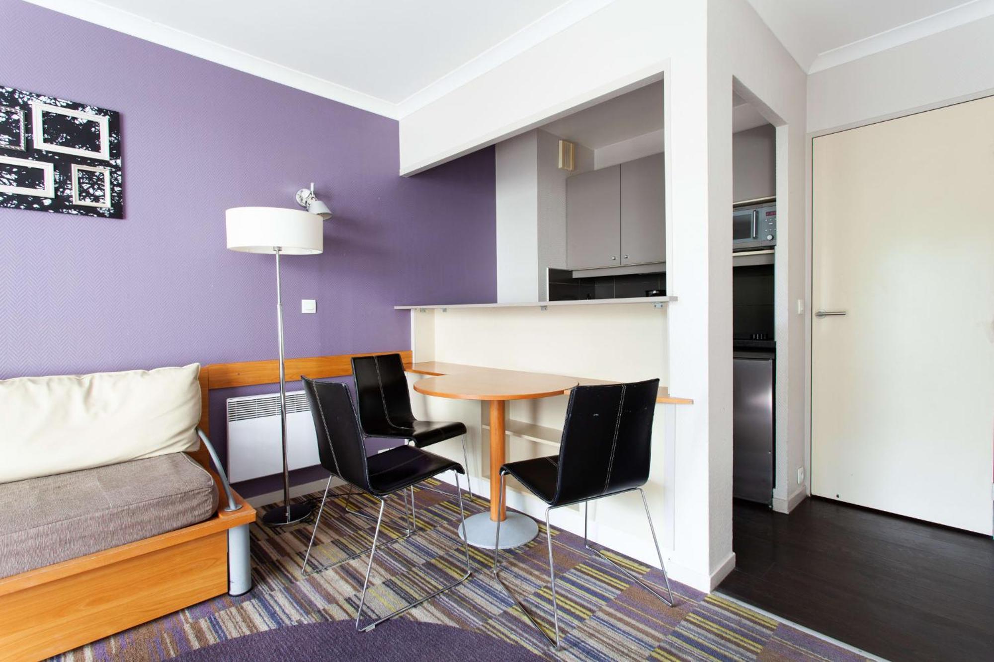Appartamento Bright Apt With Balcony At Buttes Chaumont Parigi